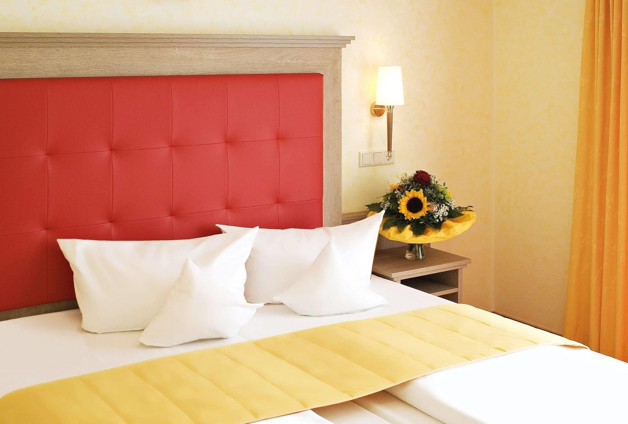 Hotel Wittelsbacher Hoeh Вюрцбург Екстер'єр фото